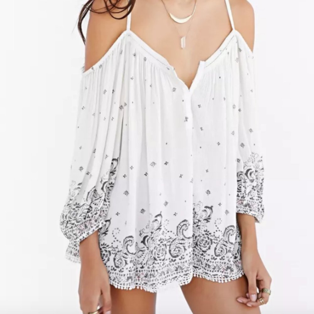 URBAN OUTFITTERS Blouse